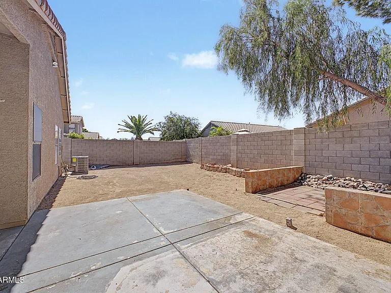 8868 W Laurel Ln — Photo 32