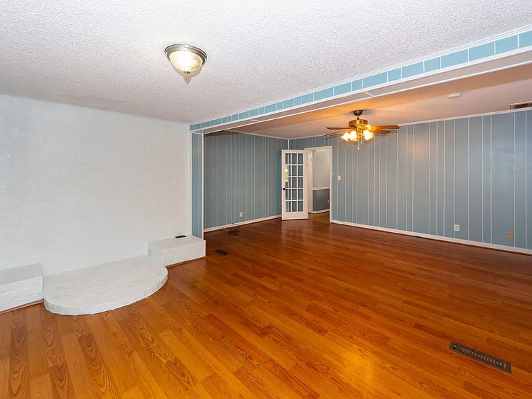 109 Runnymede Ln — Photo 35