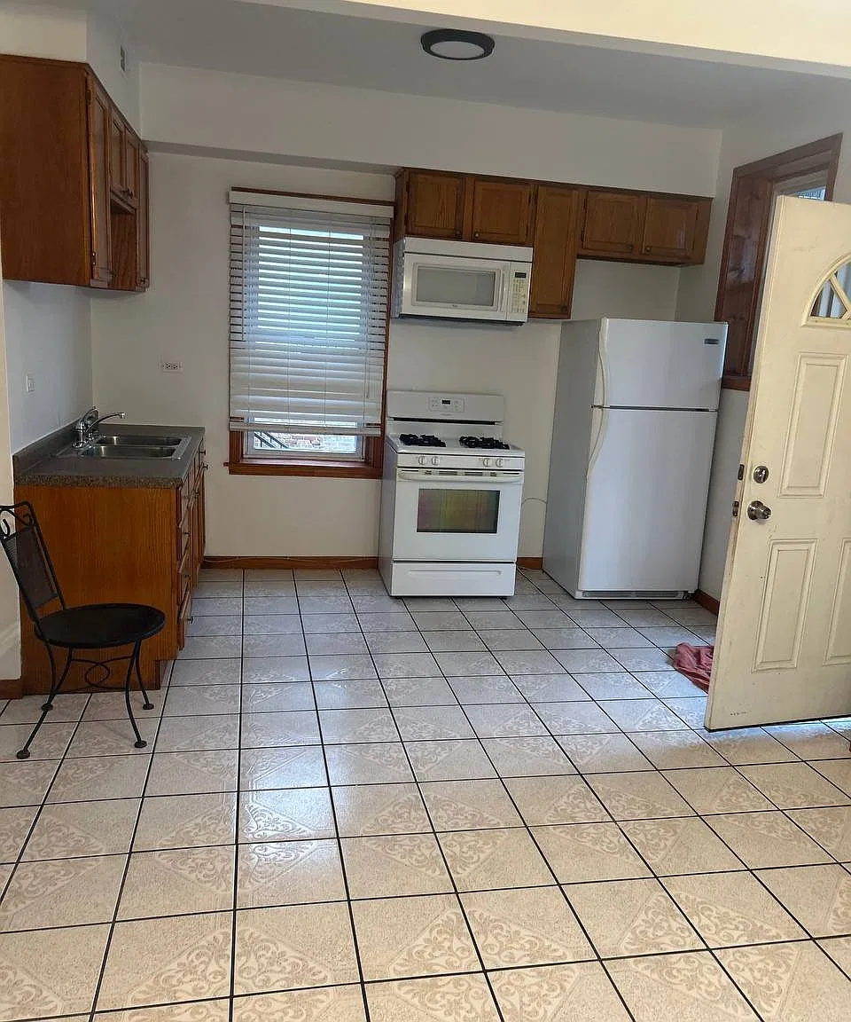 Freshly cleaned and newly painted ready for you! — Photo 1