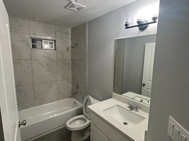 2124 Northridge Ave #C — Photo 8