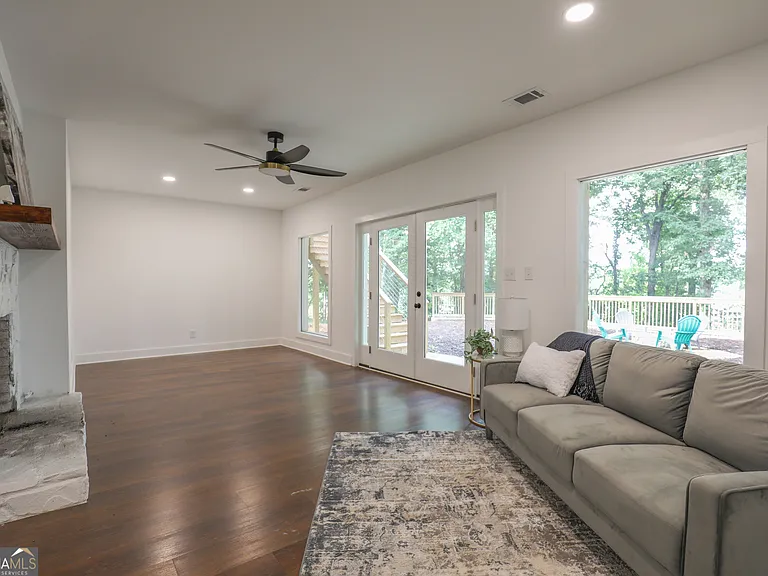 212 Southland Dr — Photo 16