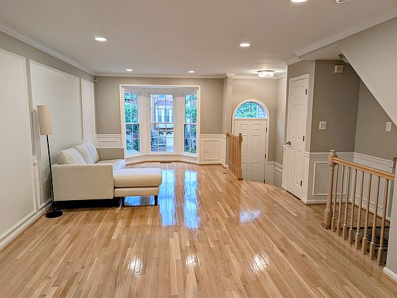 5th image of 2404 Simpkins Farm Dr
