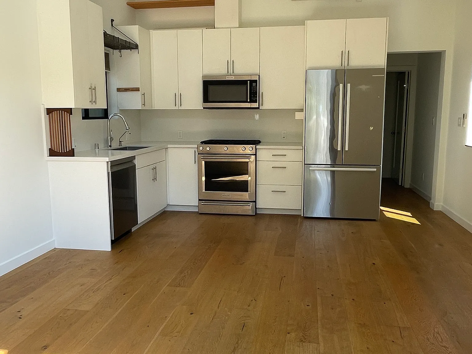 1 bed, 450 sqft, $2,750 — Photo 3