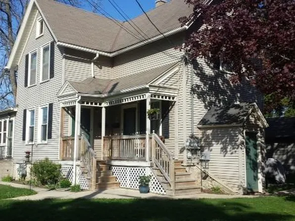 W59N410 Hilbert Ave, Cedarburg, WI 53012