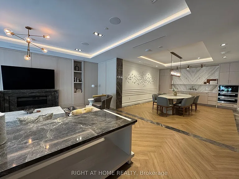 3 Strathgowan Ave #326 — Photo 26
