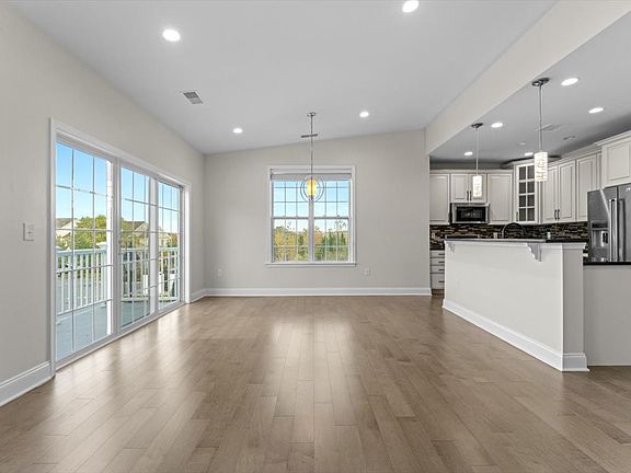 5th image of 115 Corning Fairbanks Way