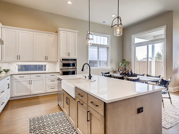 3rd image of 27775 SW Larkspur Ter
