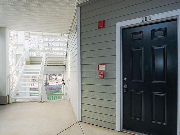 3rd image of 13058 Autumn Woods Way Unit 1-206