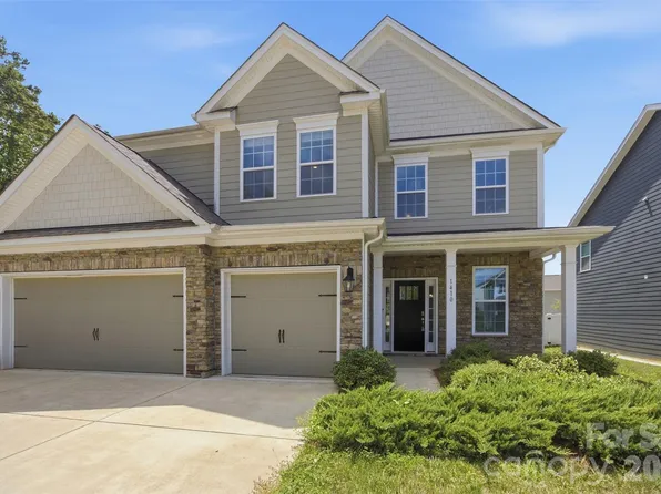 1410 Emma Ln, Lake Wylie, SC 29710