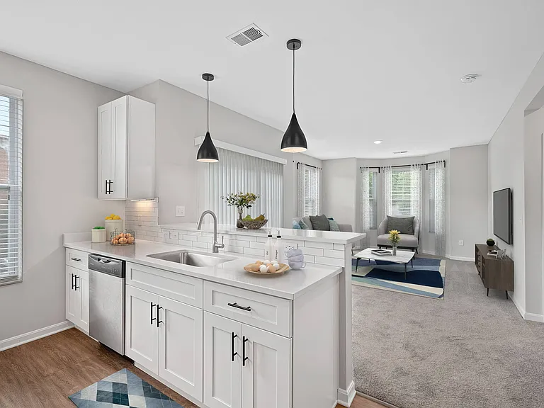 Monmouth Row Apartments — Photo 19