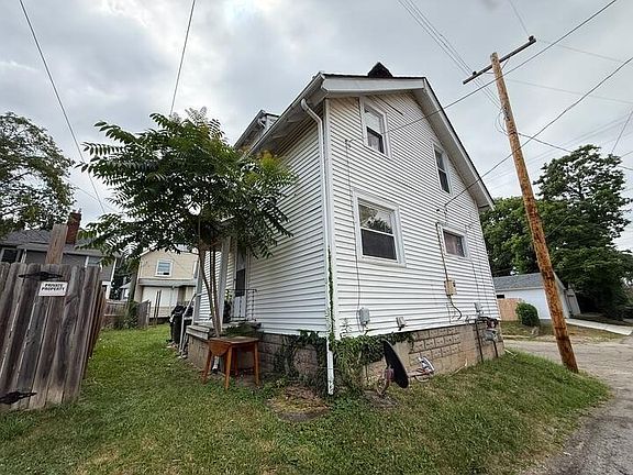 4th image of 1196 Forest St