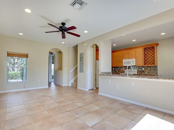 2nd image of 116 Monterey Bay Dr