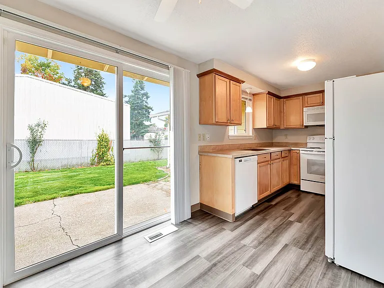Savage / Ellis Duplex — Photo 17