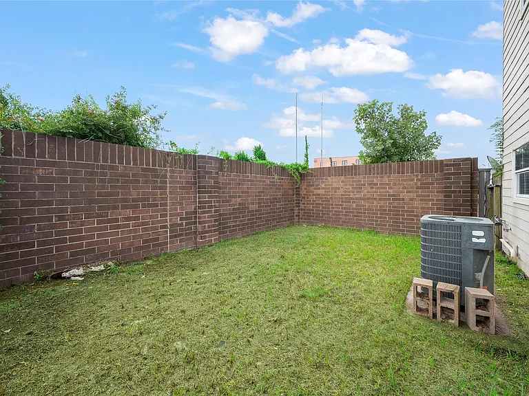 907 McKinney Park Ln — Photo 34