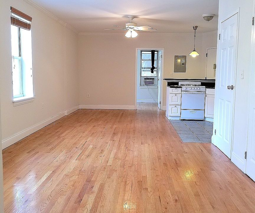1st image of 132 1st Ave #2