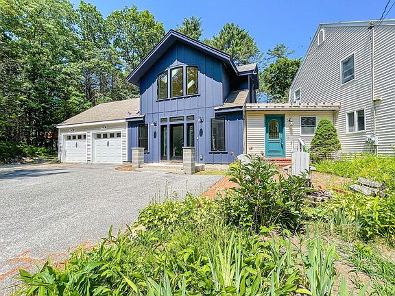 3rd image of 38 Cranbrook Dr