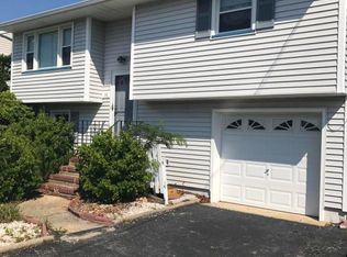 10 Barbados Ave, Toms River, NJ