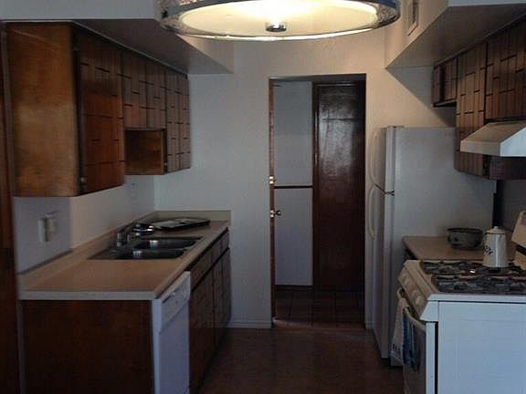 5th image of 8933 Comet St #A