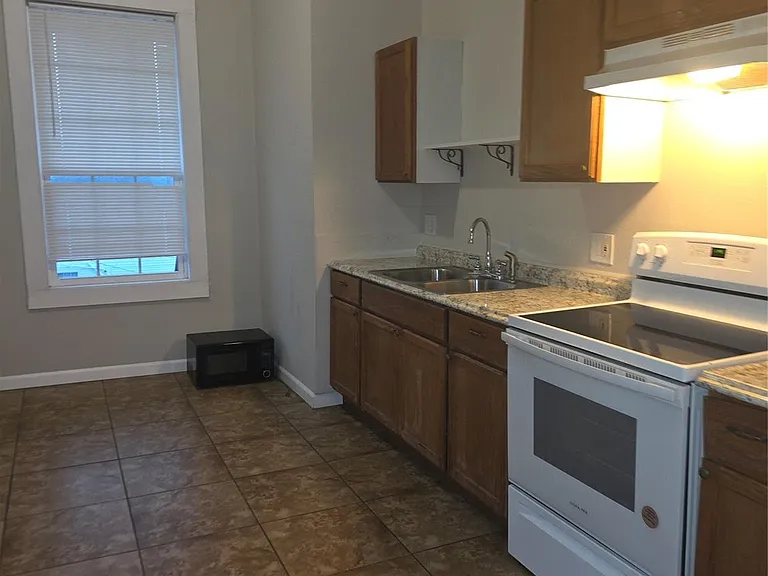 1614 Market St #2 — Photo 6