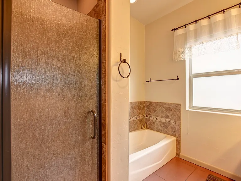 210 Jacob Ln — Photo 14