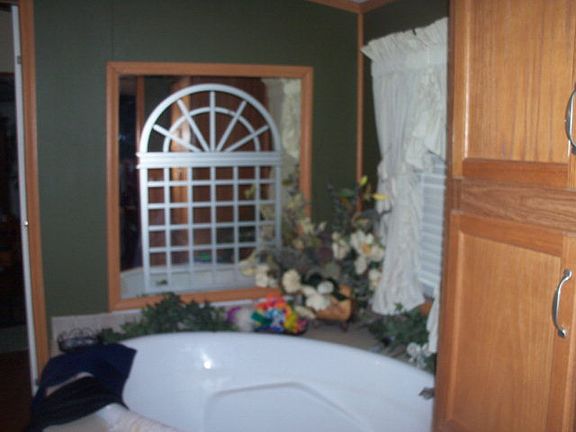 5th image of 520 Creamery Pike