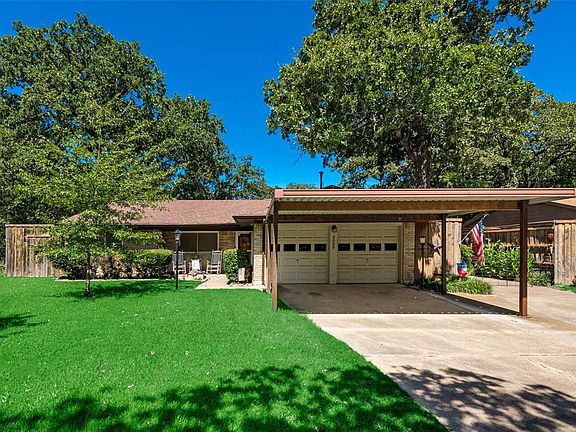 4th image of 2325 Cypress Dr