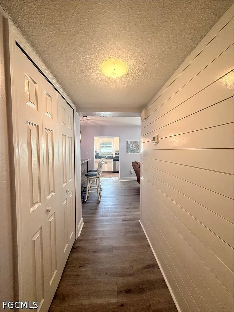 2 bed, 2.0 bath, 1094 sqft, $1,800 — Photo 3