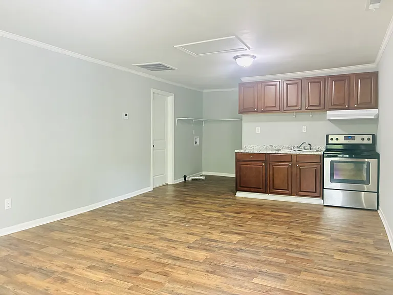 409 Orange St — Photo 3