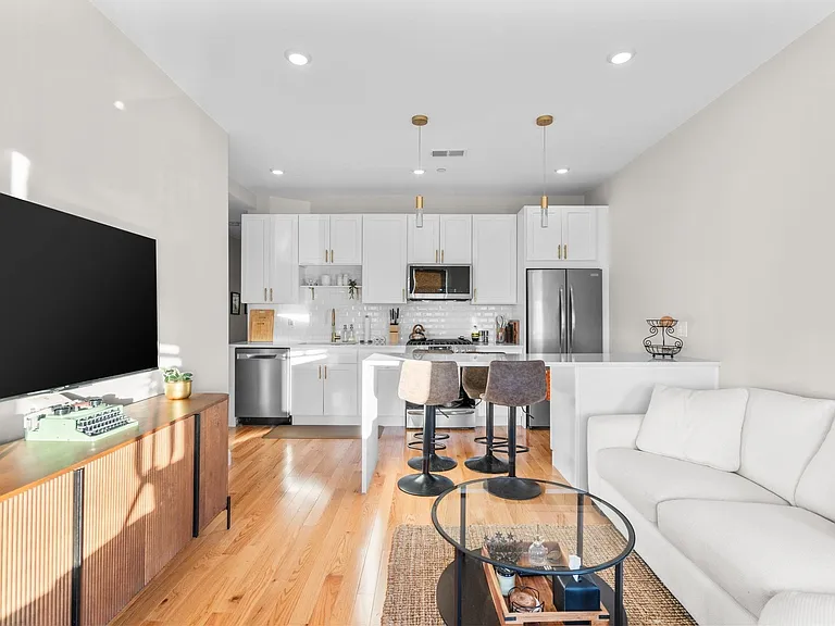 35 Somerset Ave #5A — Photo 9