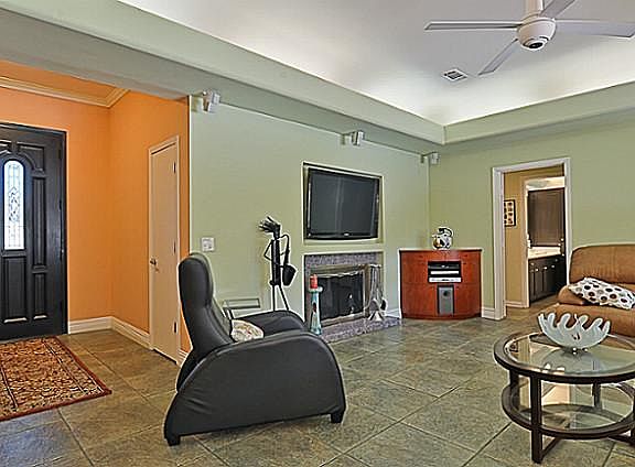 4th image of 3708 Saddlehead Dr