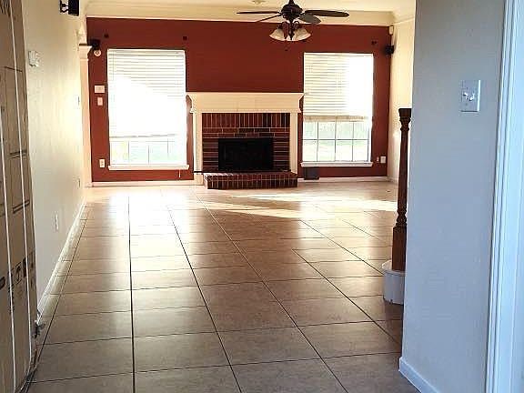 4th image of 15003 Changing Oak Ridge Ct