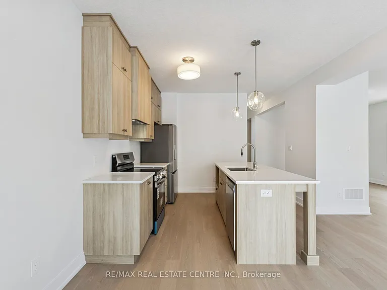 123 Maple St — Photo 17