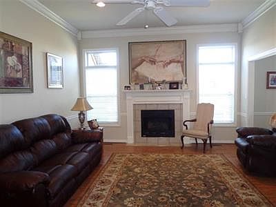 4th image of 112 Southgate Dr