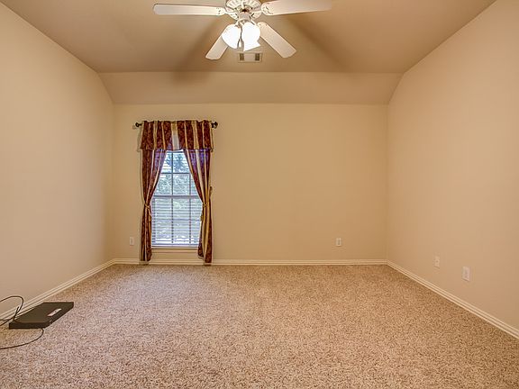 2nd image of 305 Parkview Dr