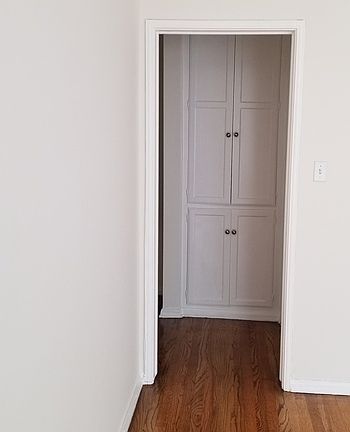 4th image of 8561 Holloway Dr