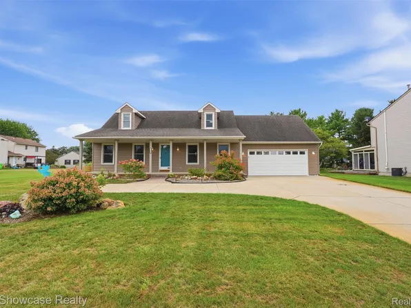 59563 Barkley Dr, New Hudson, MI 48165