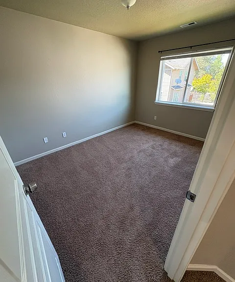 947 Alina Ave SE — Photo 13