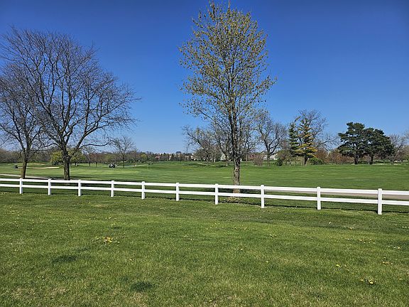 2nd image of 1808 Fox Run Dr Unit B