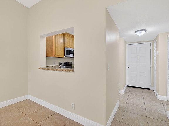 5th image of 21943 REMSEN Terrace #207