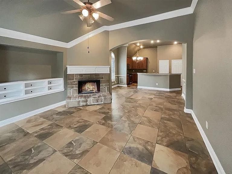 1st image of 605 Kearley Dr