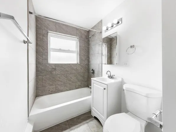 2025 E 72nd St 2025-2035 E 72nd St Chicago, IL 60649