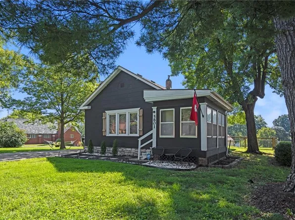 5801 Blue Ridge Blvd, Raytown, MO 64133