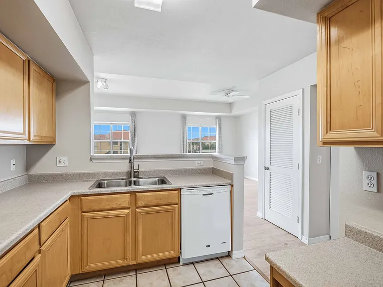 1025 Villagio Cir #208 — Photo 14