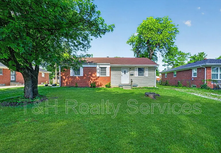 3836 Priscilla Ave — Photo 2