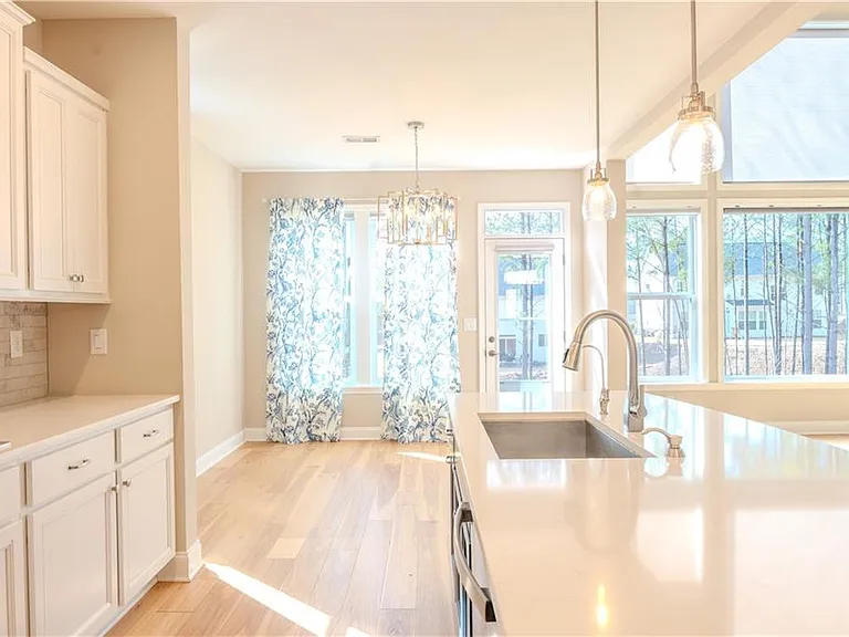 8040 Scenic Ridge Way — Photo 9
