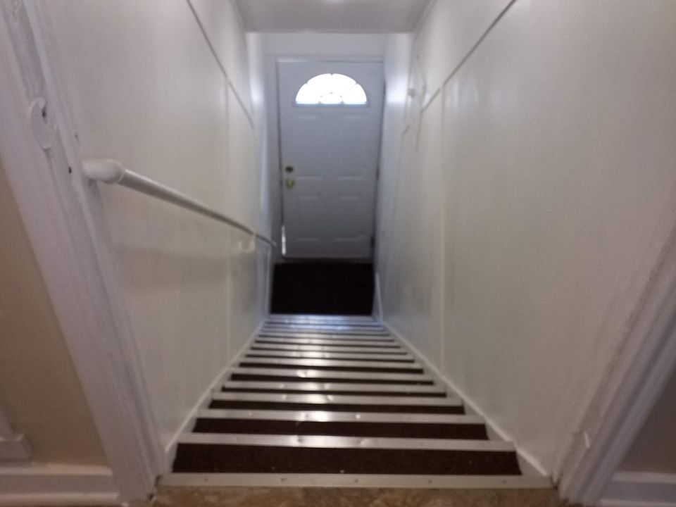 1st image of 2064 Niagara St Rear 3
