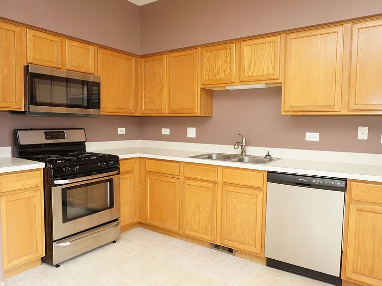 407 Waubonsee Dr — Photo 14