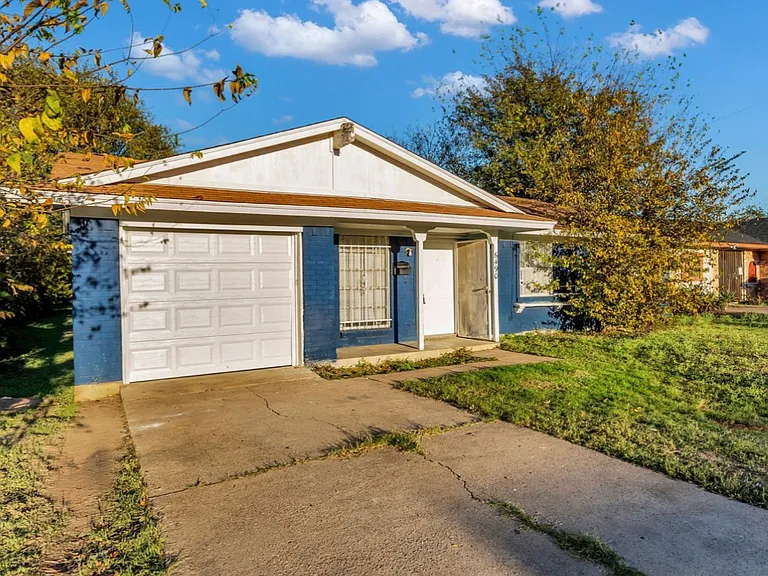 6490 Tumbling Creek Trl — Photo 2