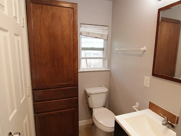 7941 Longridge Dr — Photo 11
