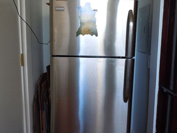 4th image of 2219 W Le Moyne St #1E